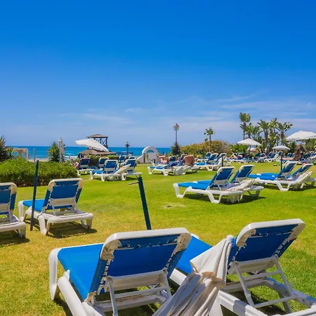 Cubo's Estudio Cabopino Port & Parking